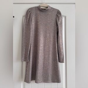Slate & Willow Sz Small Long Sleeve Dress Gray/metallic thread snakeskin pattern